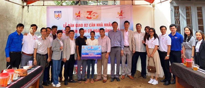 Hội Doanh nhân Trẻ tỉnh Đắk Lắk bàn giao 02 căn nhà nhân ái tại xã Ea Ktur huyện Cư Kuin