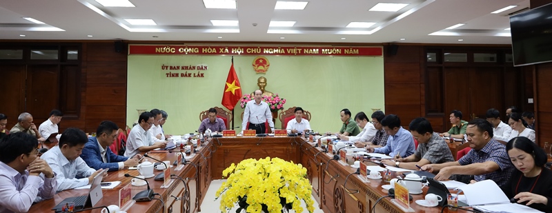 Phiên họp thành viên UBND tỉnh thông qua các nội dung quan trọng trình kỳ họp HĐND tỉnh