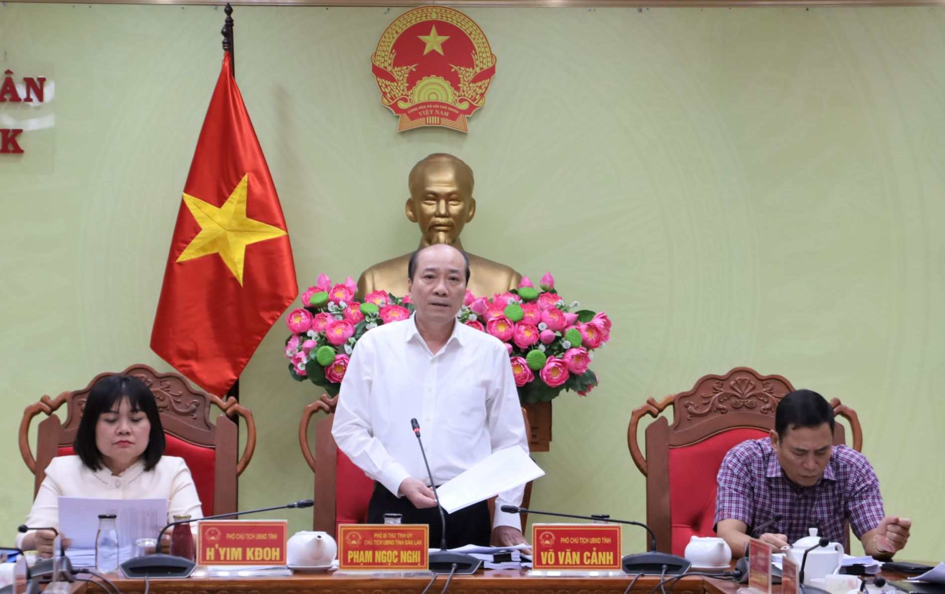 UBND tỉnh họp thông qua các nội dung trình Kỳ họp HĐND tỉnh