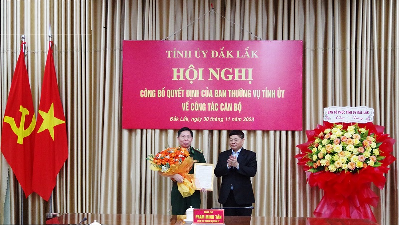 Công bố quyết định của Ban Thường vụ Tỉnh ủy về công tác cán bộ