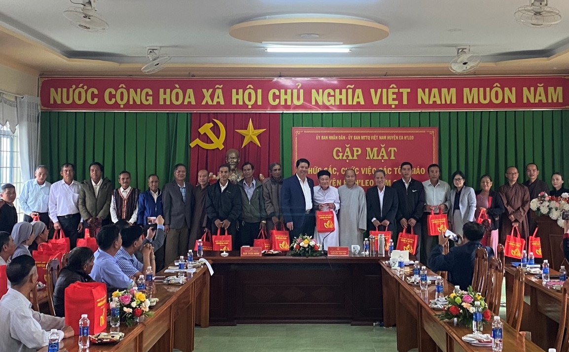 Huyện Ea H’leo gặp mặt chức sắc, chức việc, các tôn giáo năm 2023