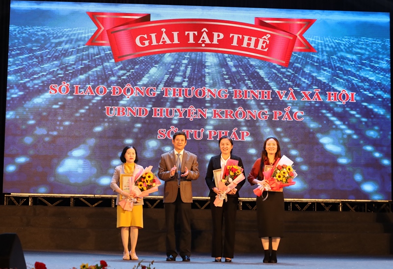 Tổng kết trao giải Cuộc thi trực tuyến tìm hiểu cải cách hành chính năm 2023