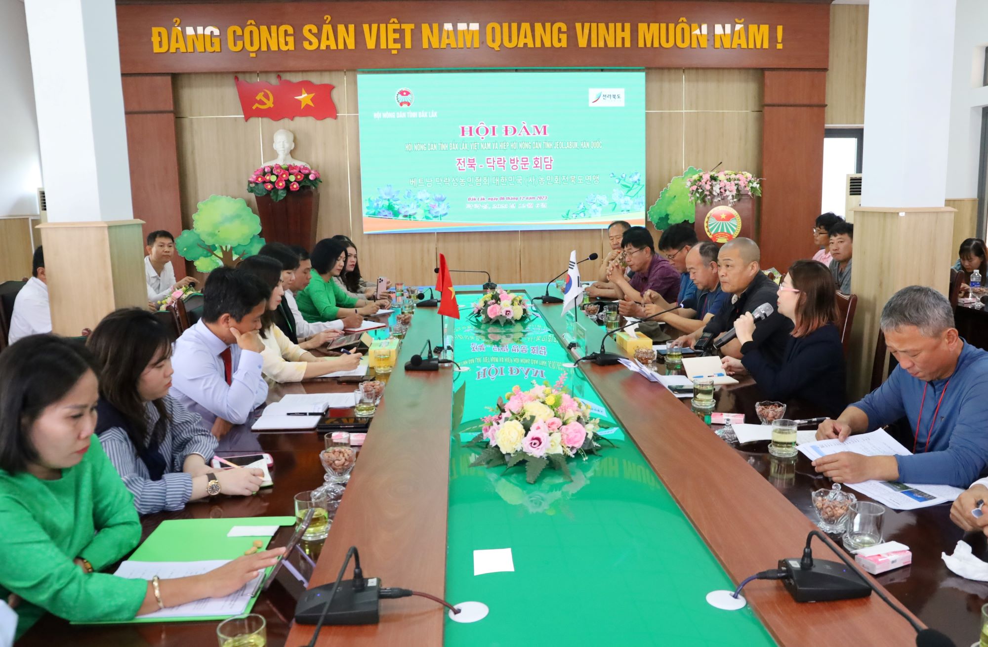 Hội Nông dân tỉnh Đắk Lắk hội đàm với Hiệp hội Nông dân tỉnh Jeollabuk