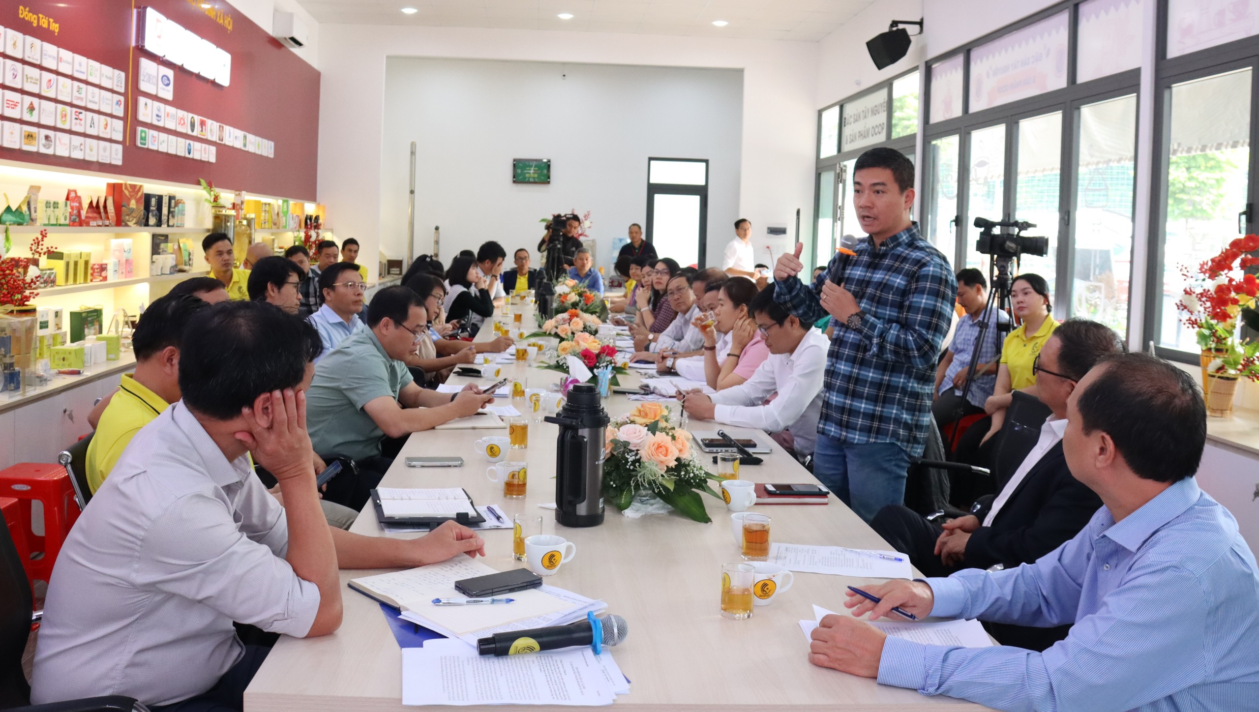 UBND Thành phố Buôn Ma Thuột đối thoại tháo gỡ khó khăn cho doanh nghiệp, nhà đầu tư