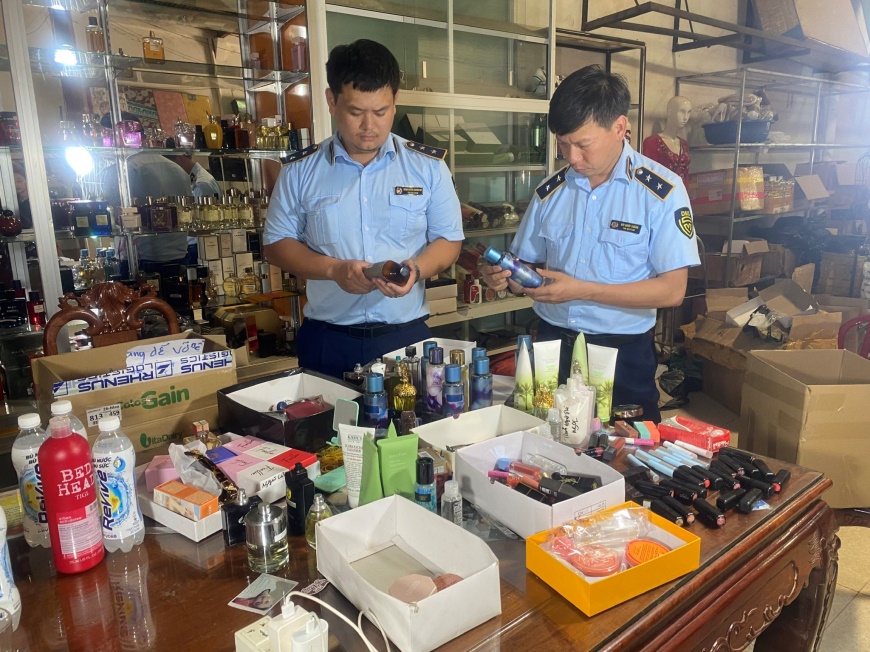 Tổ chức đợt cao điểm chống buôn lậu, gian lận thương mại và hàng giả Tết Nguyên đán Giáp Thìn năm 2024