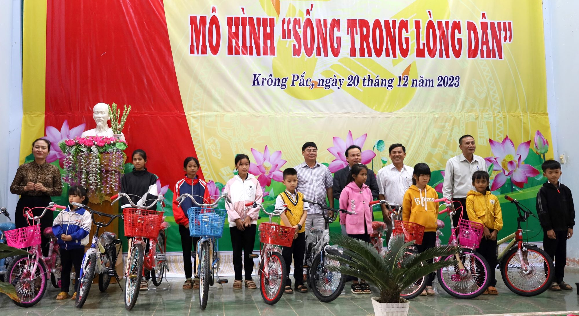 Hội nghị đối thoại “Sống trong lòng dân”