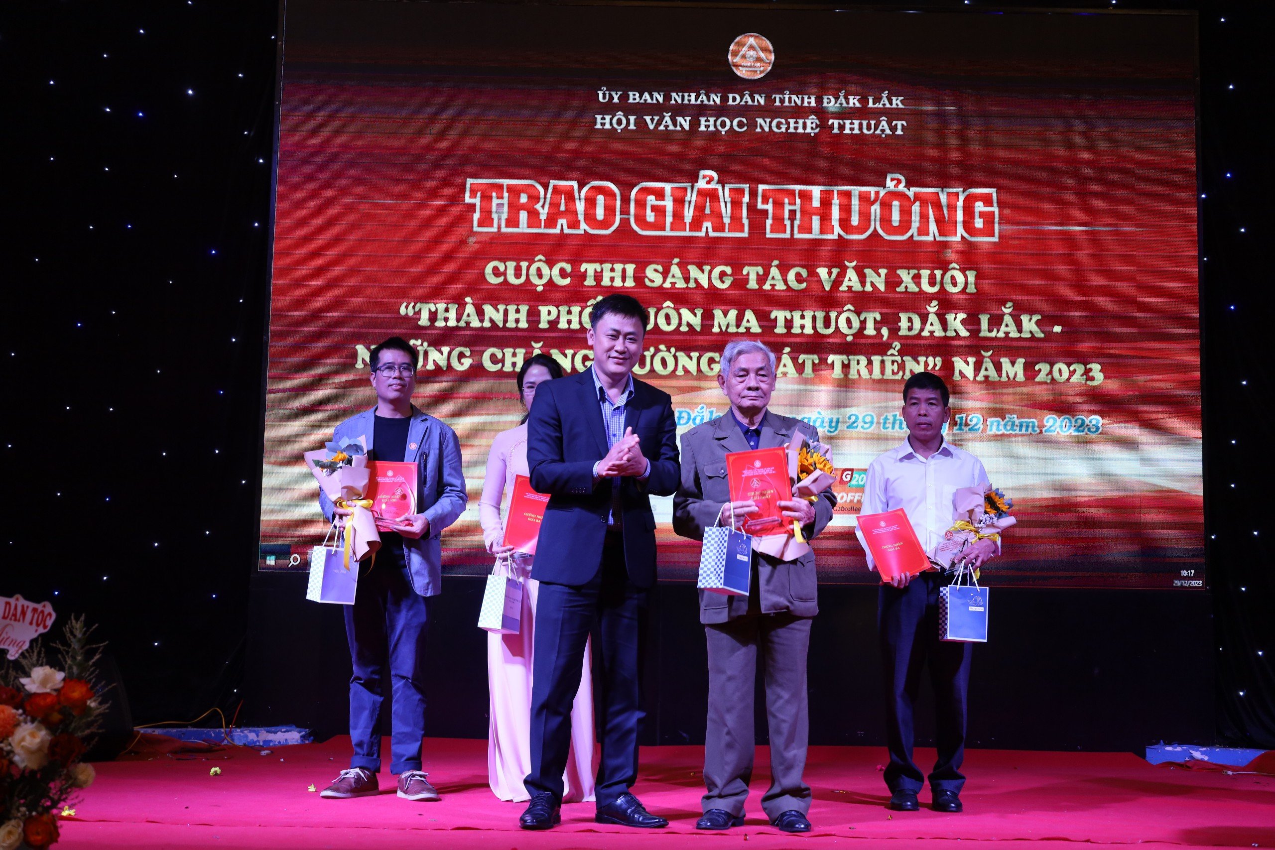 Hội Văn học Nghệ thuật tỉnh Đắk Lắk tổng kết và trao giải thưởng văn học nghệ thuật năm 2023