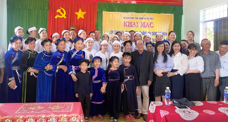 Khai mạc lớp tập huấn truyền dạy kỹ năng xây dựng mô hình Câu lạc bộ văn hóa truyền thống tại xã Ea Kao