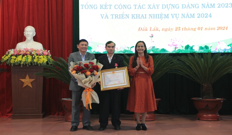 Đảng ủy Khối các cơ quan và doanh nghiệp tỉnh triển khai nhiệm vụ năm 2024