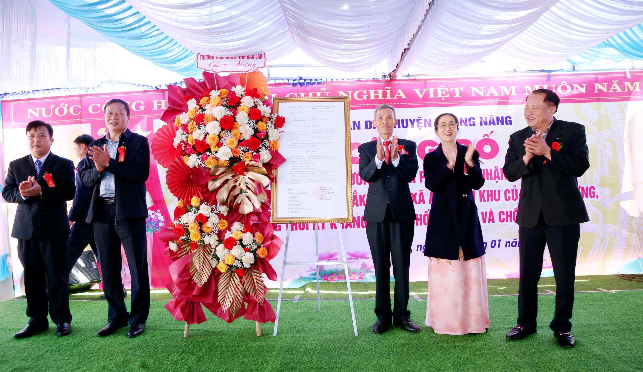 Huyện Krông Năng công bố Quyết định của Thủ tướng Chính phủ công nhận xã Dliê Ya là xã An toàn khu