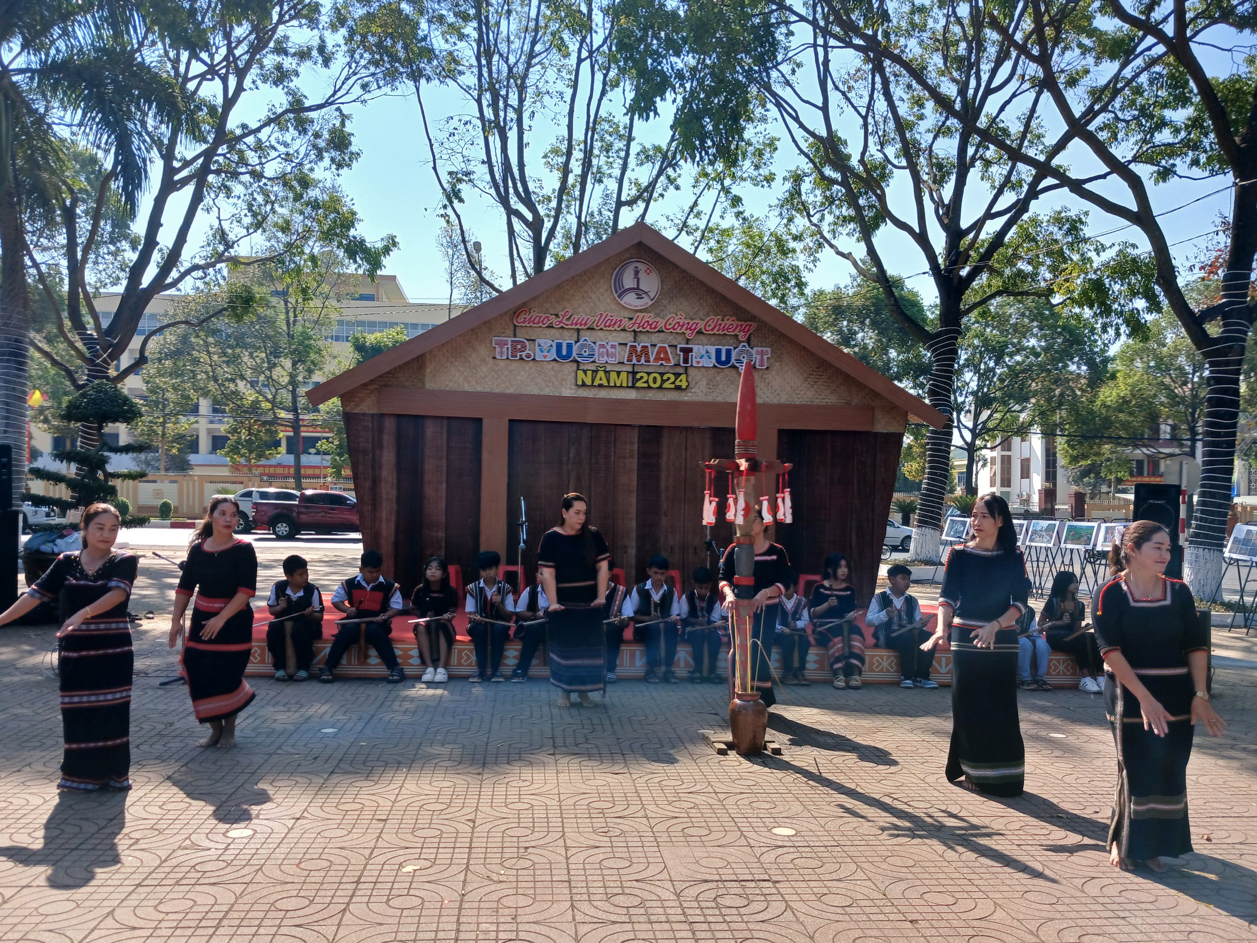 Thành phố Buôn Ma Thuột: Giao lưu văn hóa cồng chiêng phục vụ nhân dân và du khách