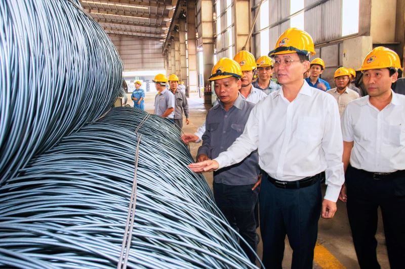 Phấn đấu cắt giảm ít nhất 20% số lượng thủ tục hành chính và chi phí giải quyết hồ sơ cho người dân, doanh nghiệp