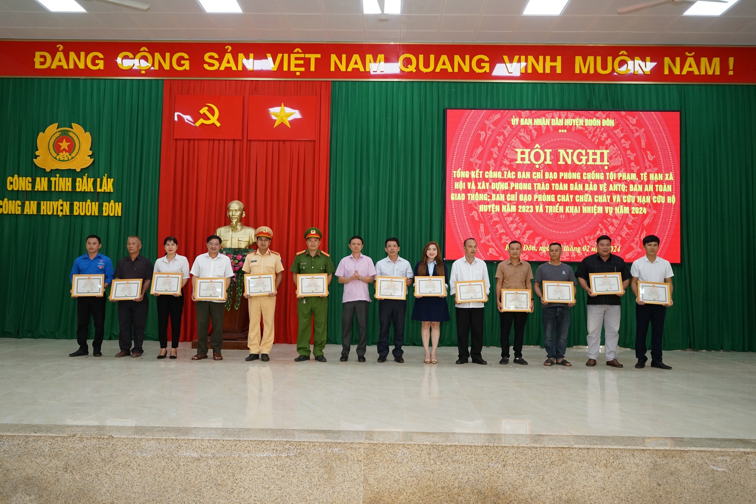 Huyện Buôn Đôn tổng kết các Ban chỉ đạo về đảm bảo an ninh trật tự, an toàn giao thông, phòng cháy chữa cháy