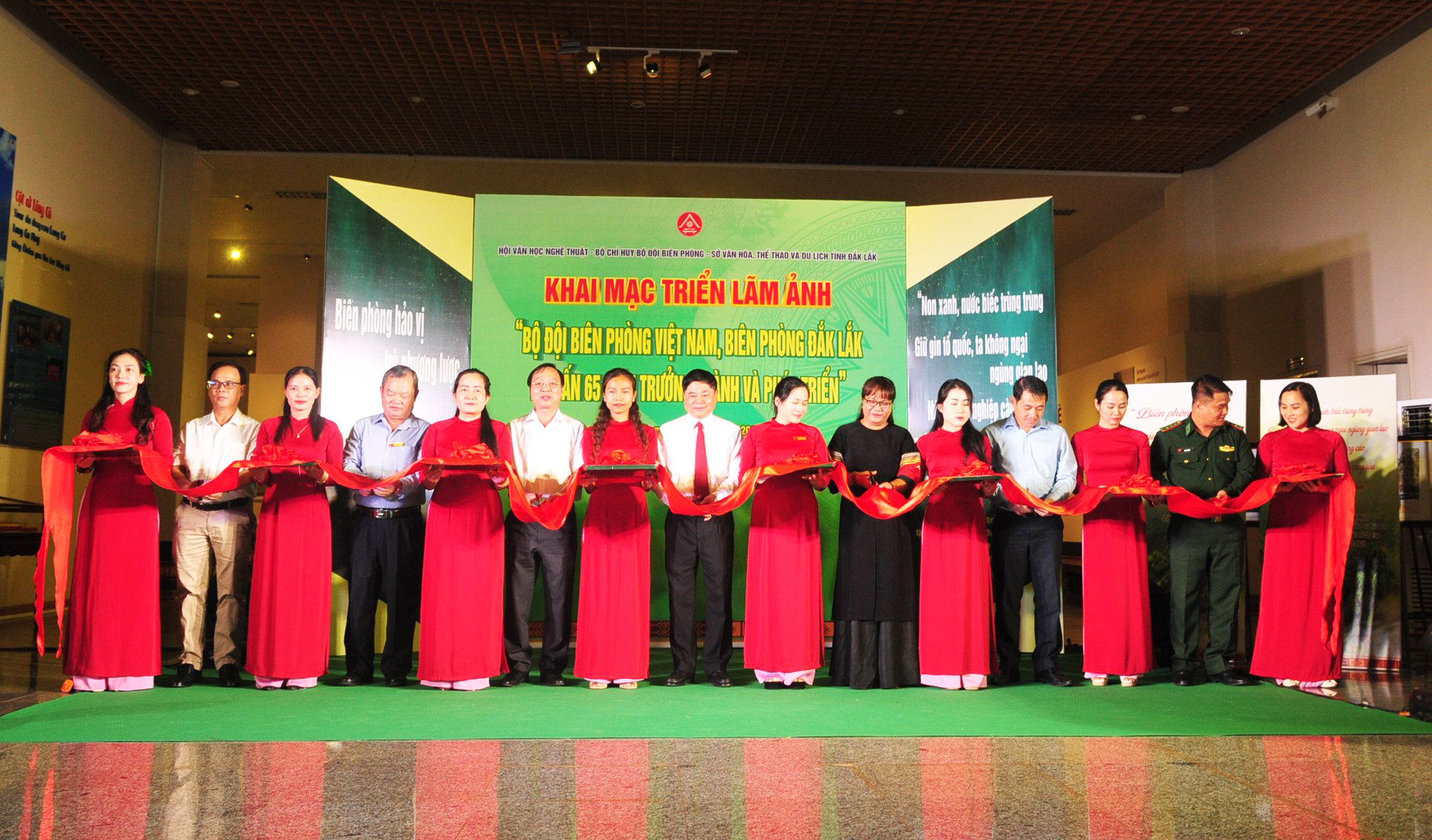 Triển lãm ảnh “Bộ đội Biên phòng Việt Nam, Biên phòng Đắk Lắk - Dấu ấn 65 năm trưởng thành và phát triển”