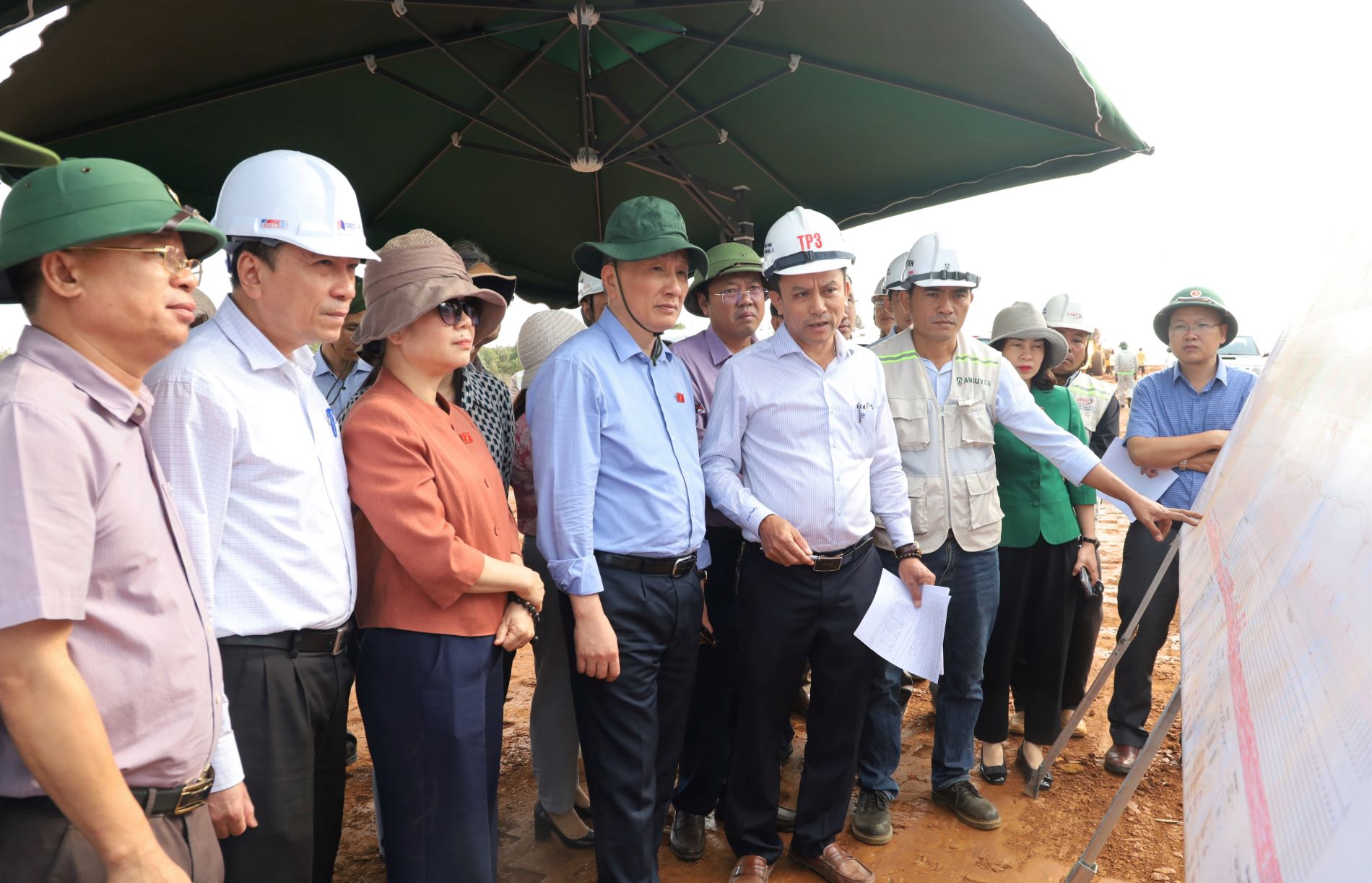 Đoàn giám sát của Quốc hội khảo sát tình hình thực hiện Dự án cao tốc Khánh Hòa – Buôn Ma Thuột