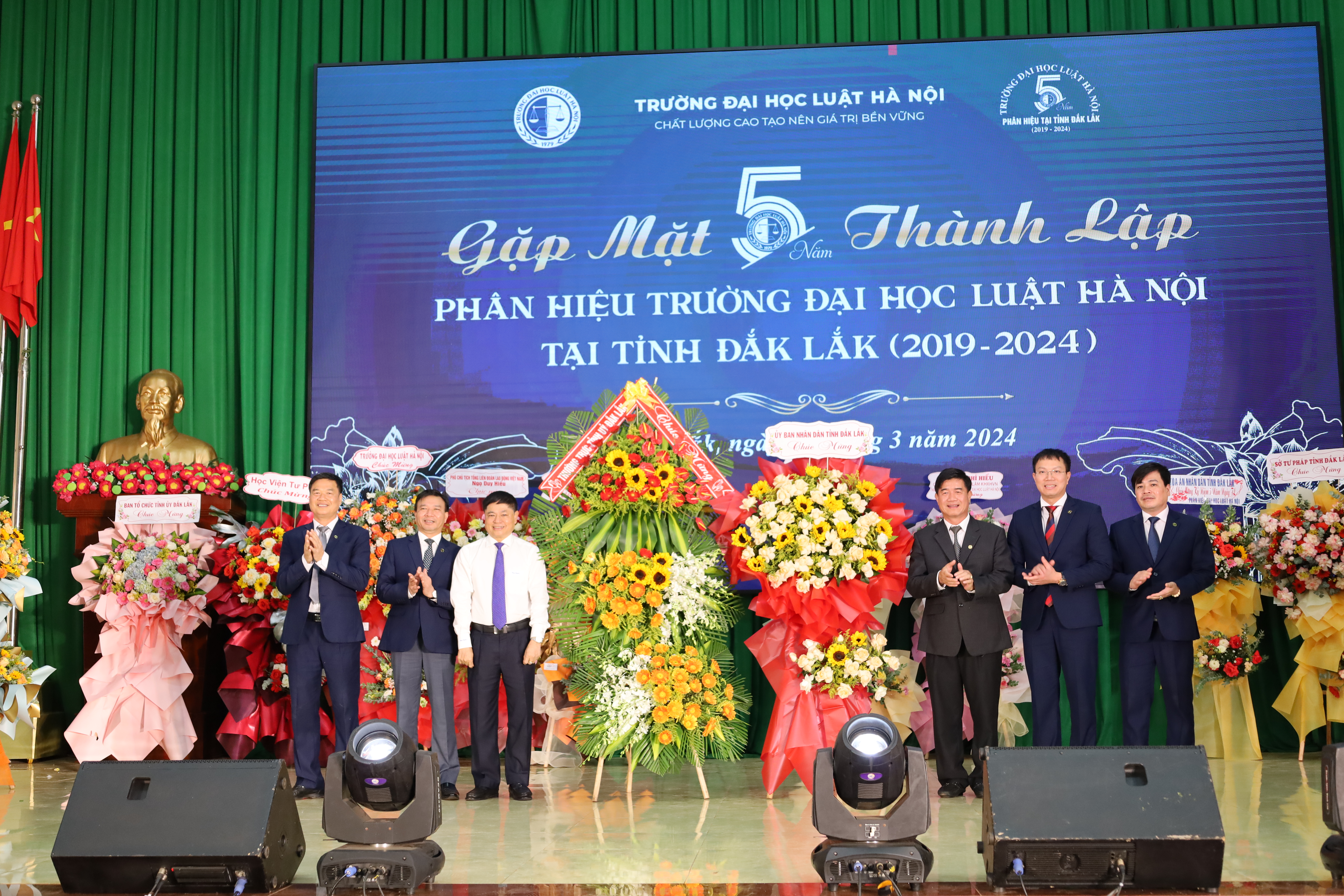 Nâng cao chất lượng, hiệu quả hoạt động của Phân hiệu Trường Đại học Luật Hà Nội tại tỉnh Đắk Lắk.