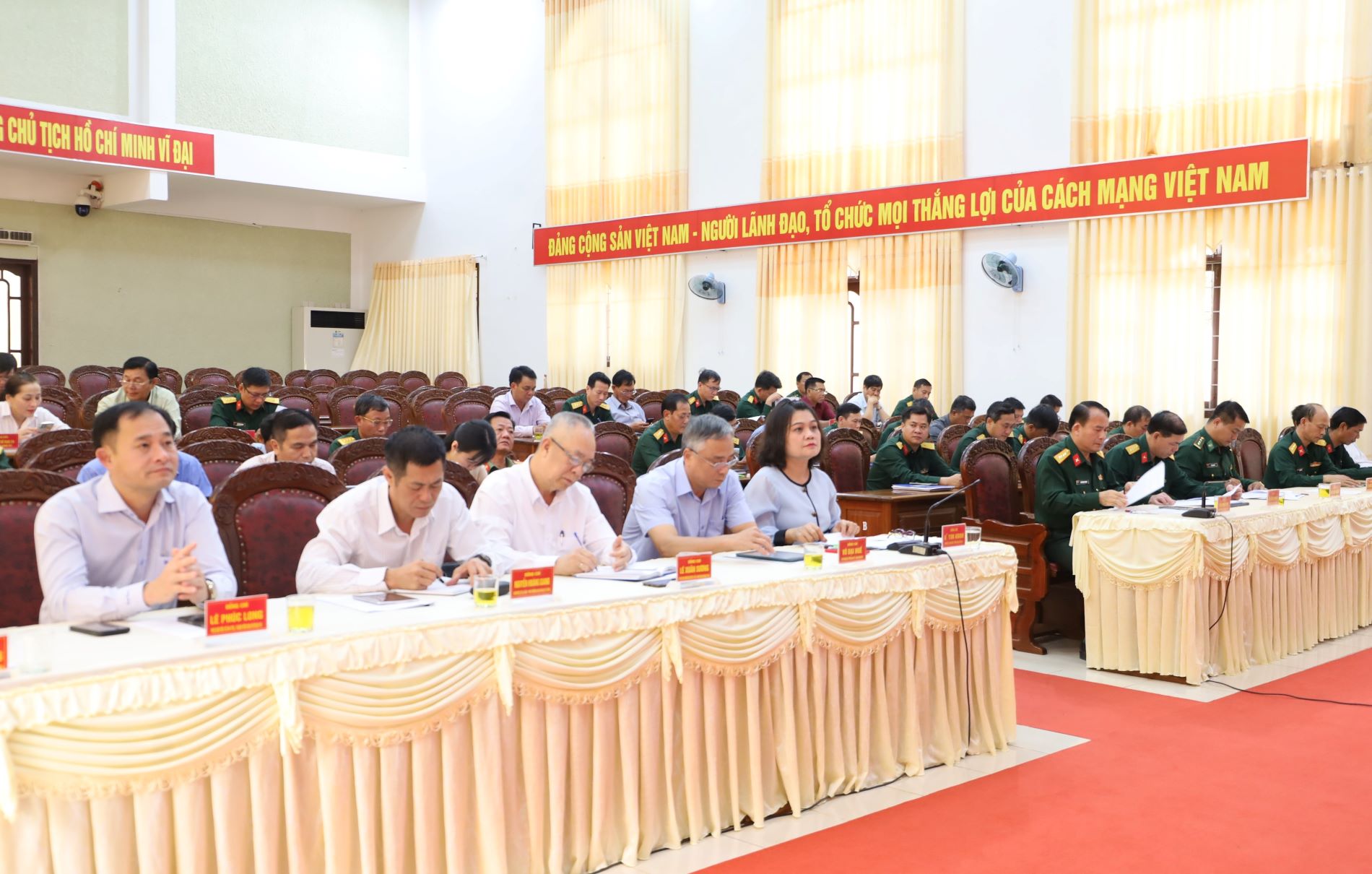 Đảm bảo các chế độ, chính sách đối với tổ chức, cá nhân làm nhiệm vụ tìm kiếm, quy tập hài cốt liệt sĩ