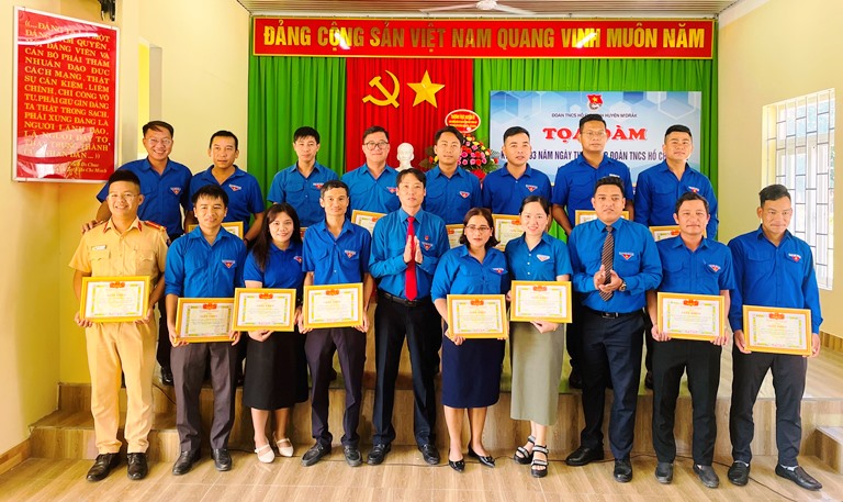Huyện M’Drắk gặp mặt kỷ niệm 93 năm Ngày thành lập Đoàn Thanh niên cộng sản Hồ Chí Minh