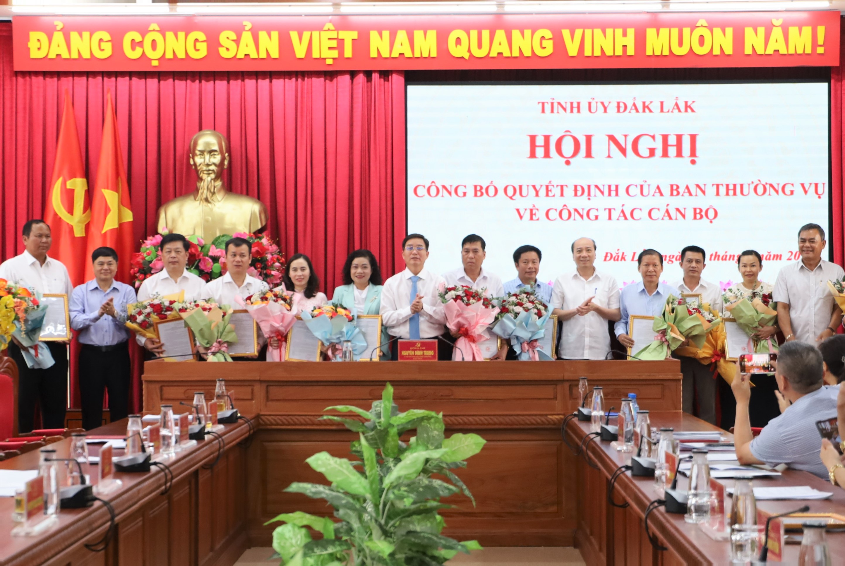 Công bố Quyết định của Ban Thường vụ Tỉnh ủy Đắk Lắk về công tác cán bộ