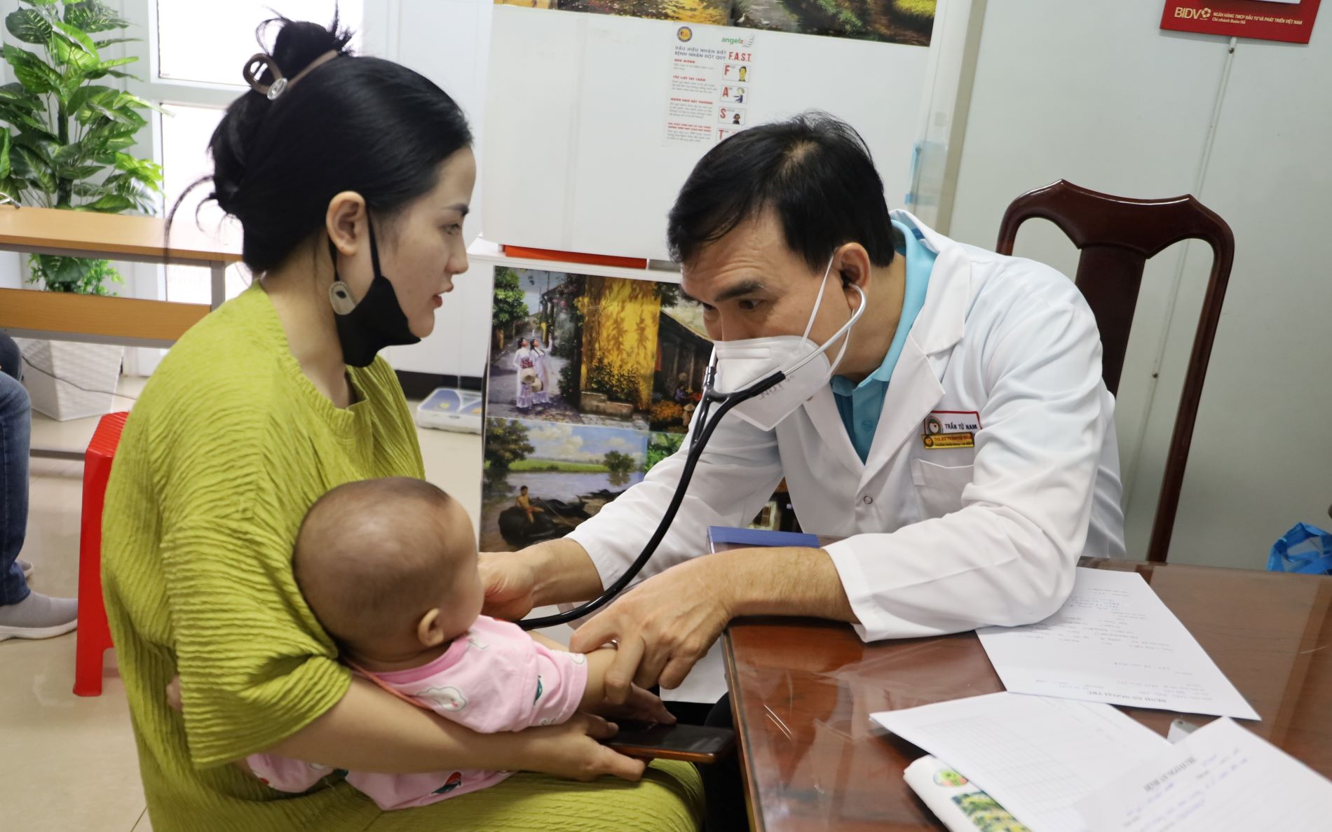 Khám sàng lọc và tầm soát miễn phí bệnh tim cho trẻ em