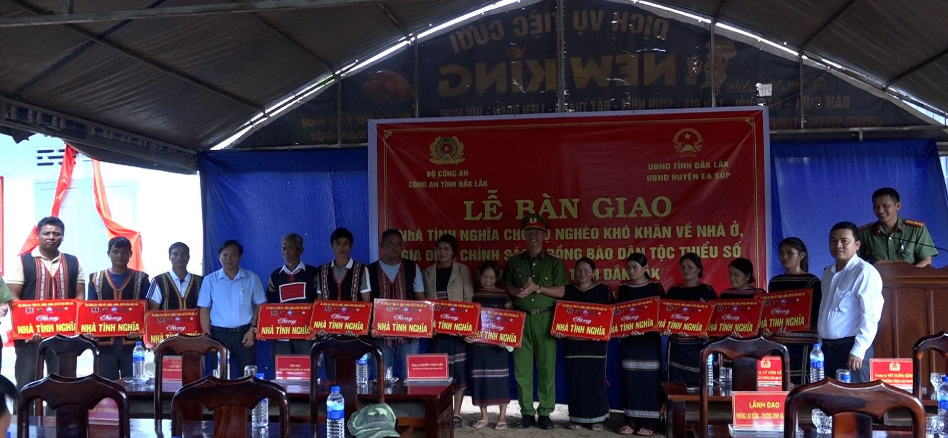 Công an Huyện Ea Súp về đích bàn giao 80 ngôi nhà cho hộ nghèo