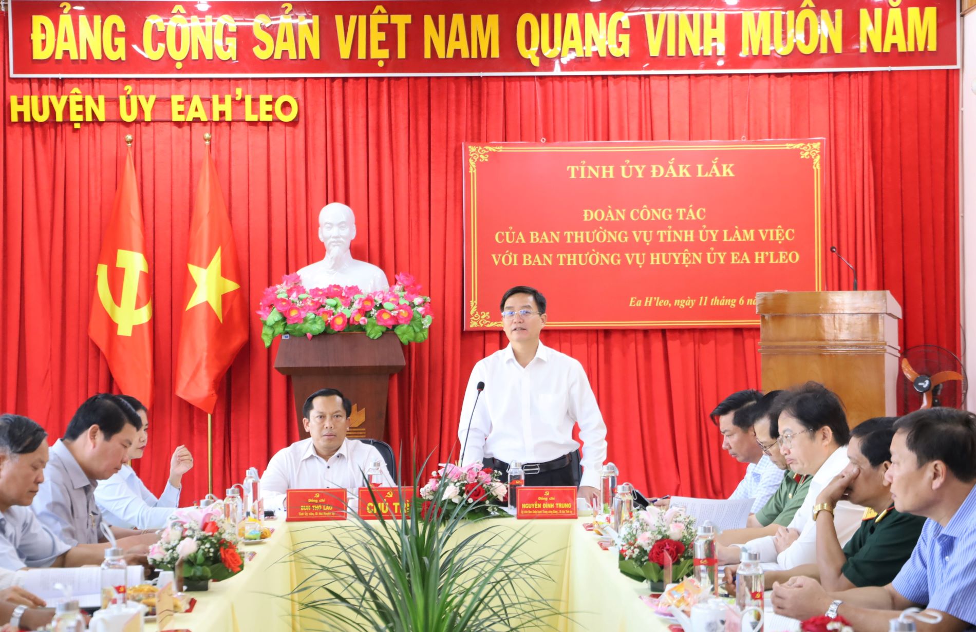 Đoàn công tác của Ban Thường vụ Tỉnh ủy Đắk Lắk làm việc với Huyện ủy Ea H’leo