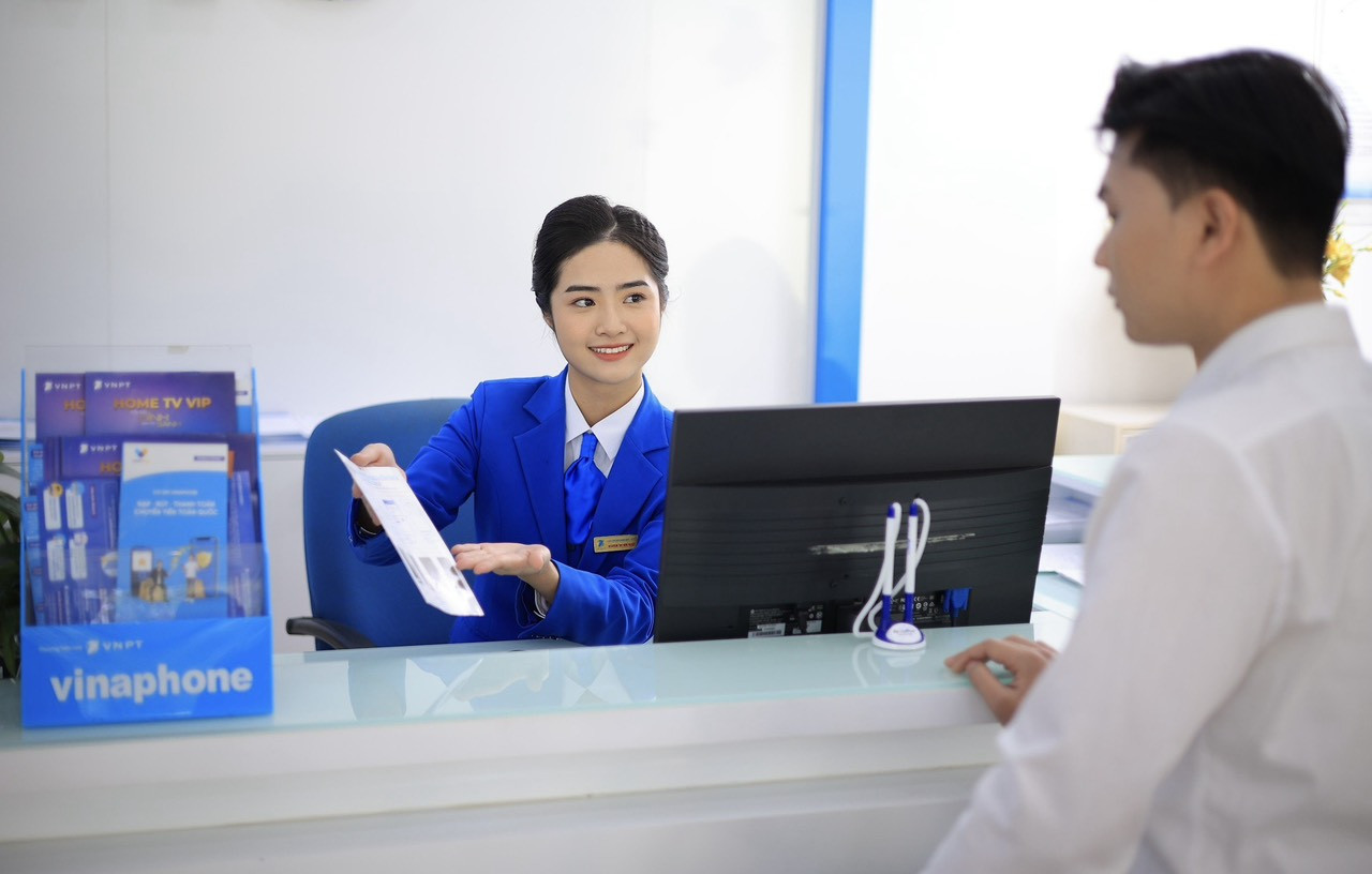 VNPT dành "kho" quà 7,9 tỷ đồng tặng khách hàng