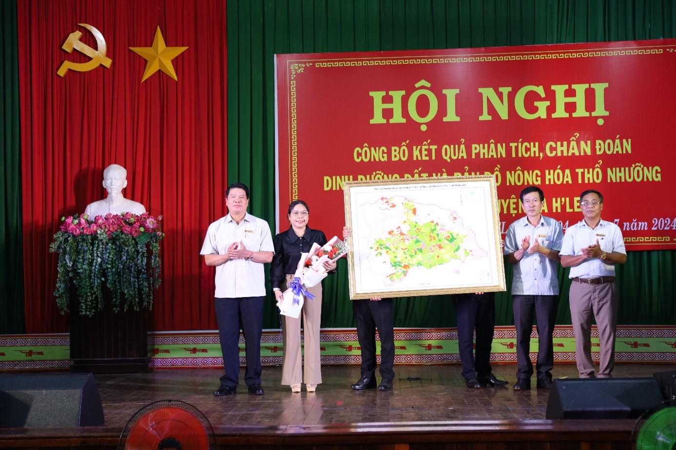 Huyện Ea H’leo công bố bản đồ nông hóa thổ nhưỡng