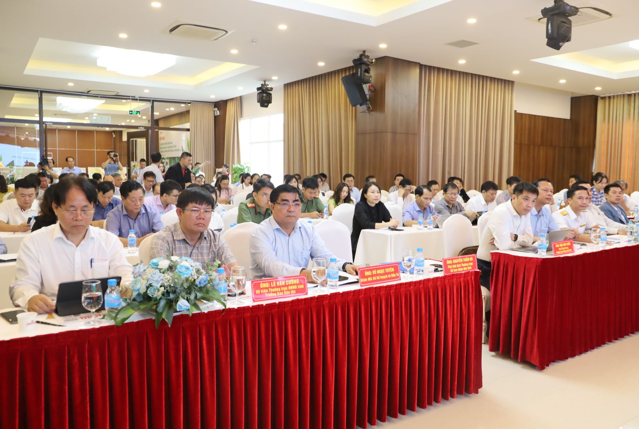 Cải thiện môi trường kinh doanh, nâng cao năng lực cạnh tranh cấp tỉnh