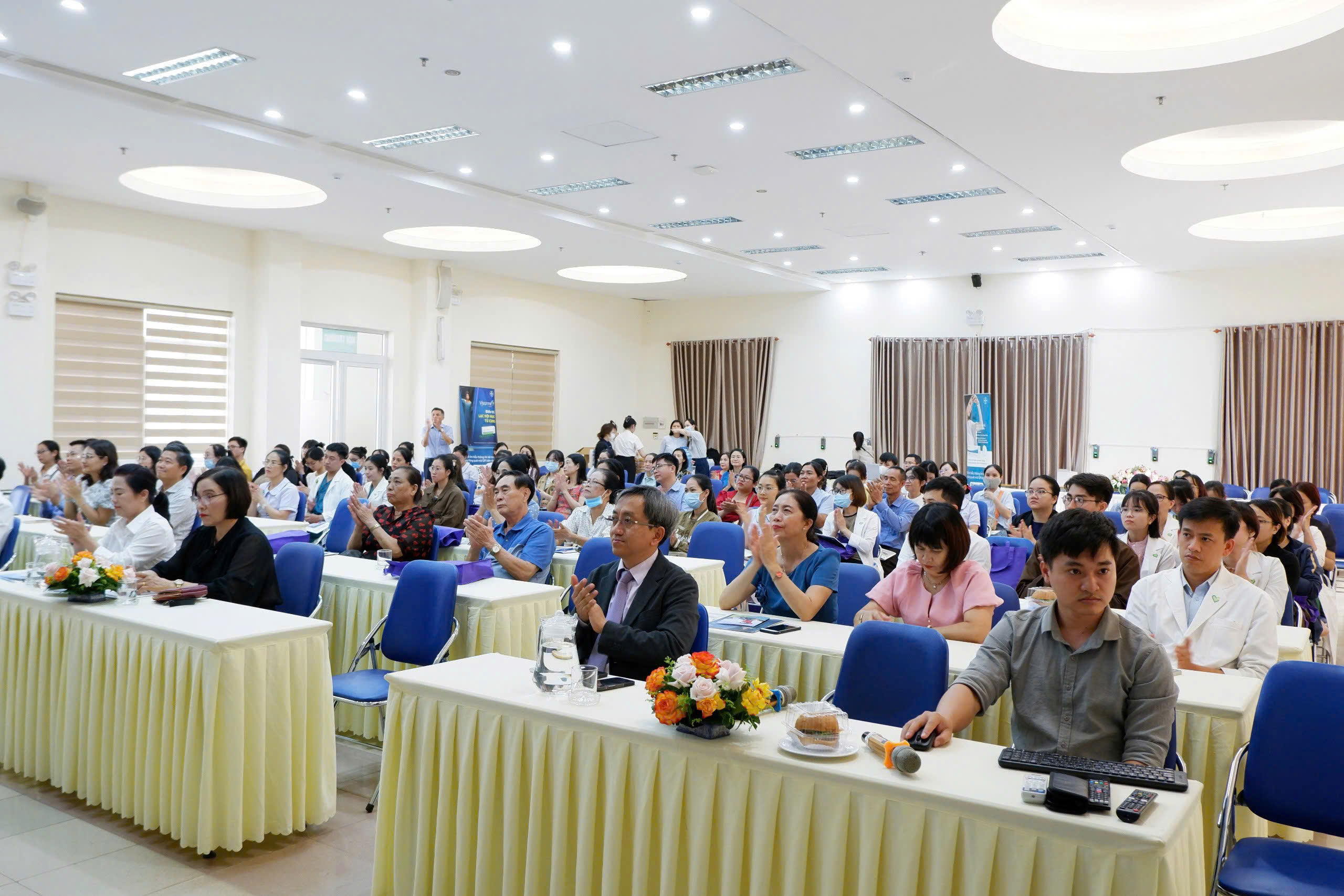 Hội thảo khoa học cập nhật điều trị bệnh lý phụ khoa hay gặp và chăm sóc sức khỏe sinh sản