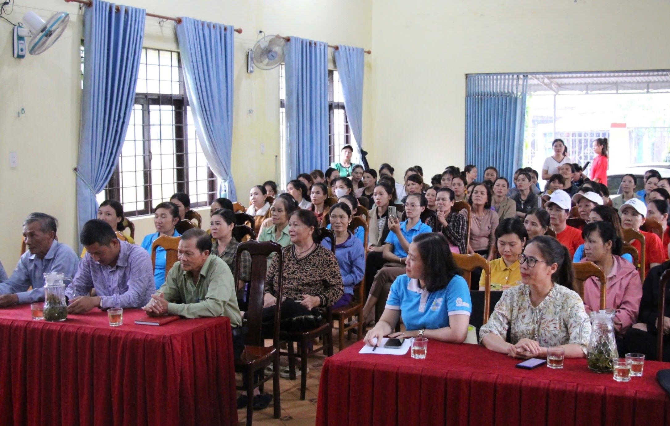 Tập huấn thu gom, phân loại rác thải cho phụ nữ