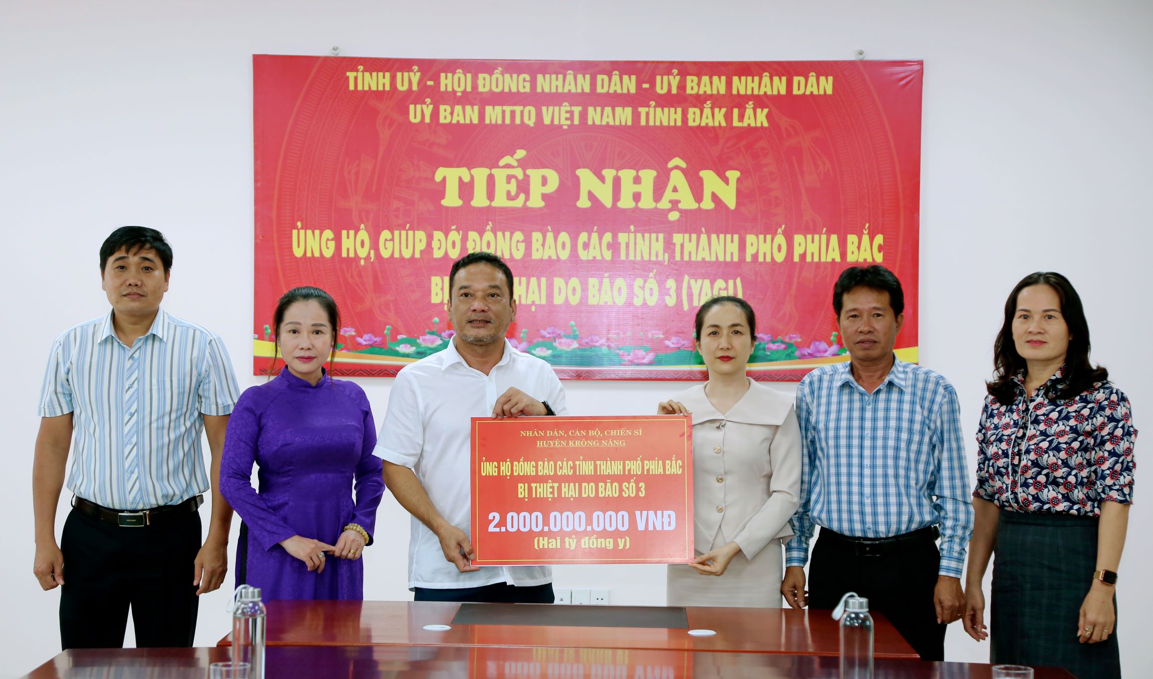 Huyện Krông Năng ủng hộ đồng bào bị thiệt hại do bão số 3