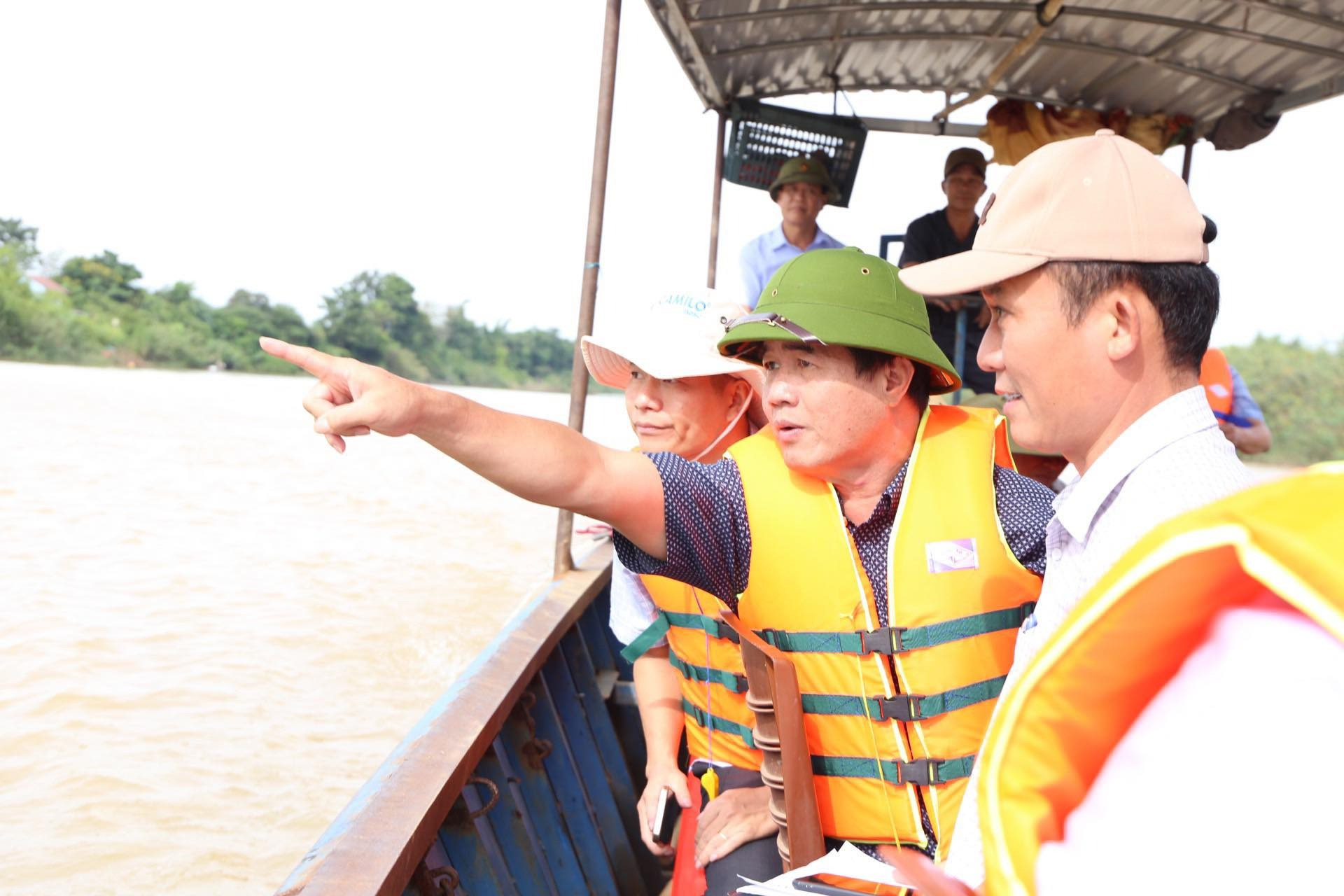 Tập trung tìm nguyên nhân, xây dựng giải pháp khắc phục ảnh hưởng sạt lở bờ sông Krông Nô