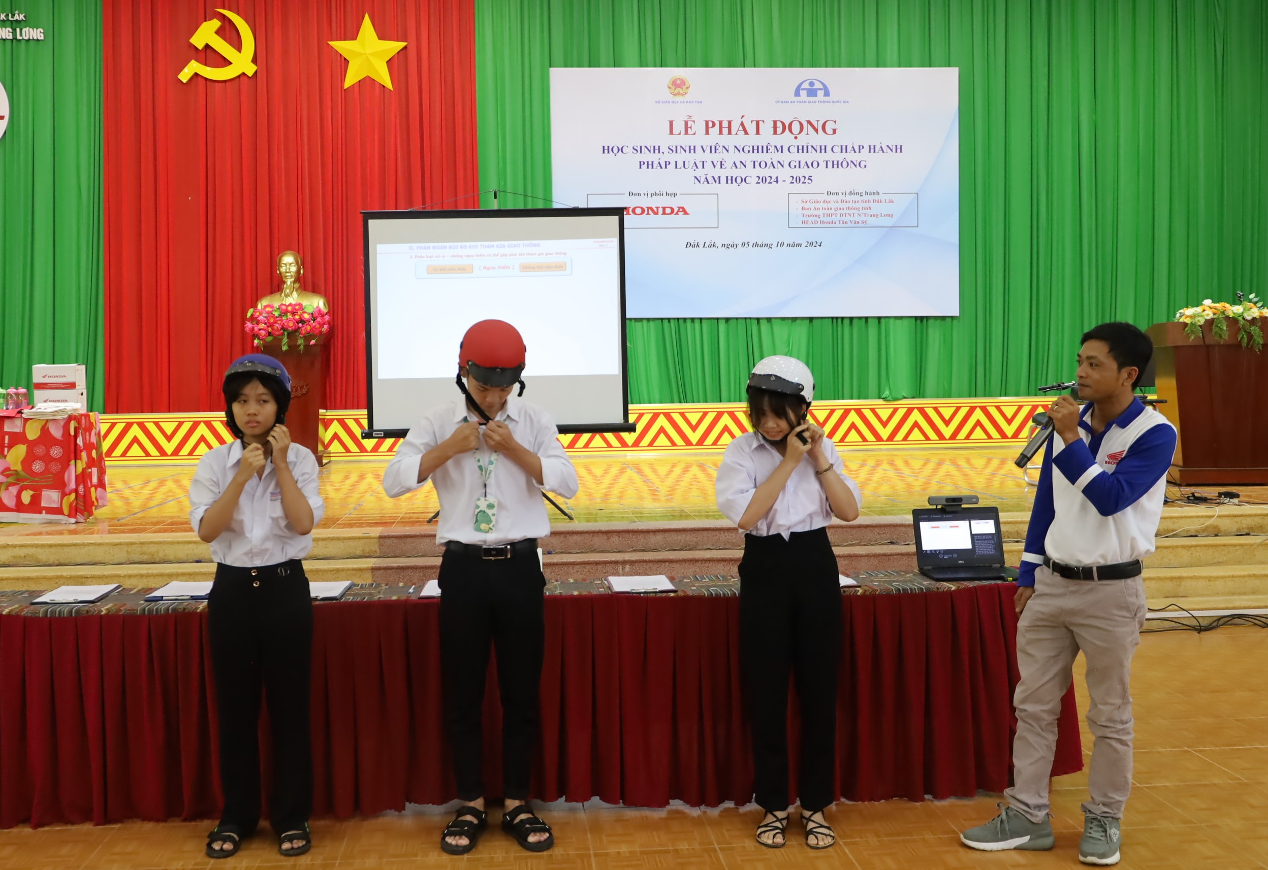 Xử lý hơn 7.000 lượt học sinh vi phạm giao thông