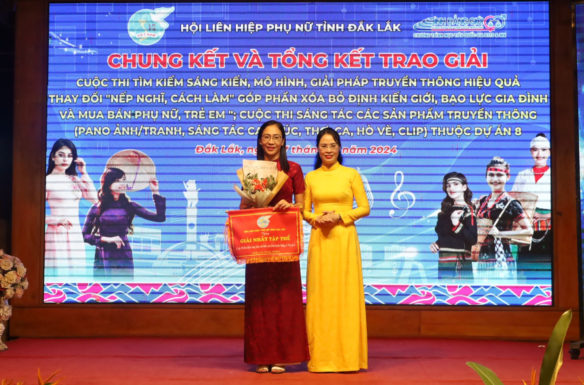 Trao thưởng Cuộc thi sáng tác sản phẩm truyền thông về Dự án 8