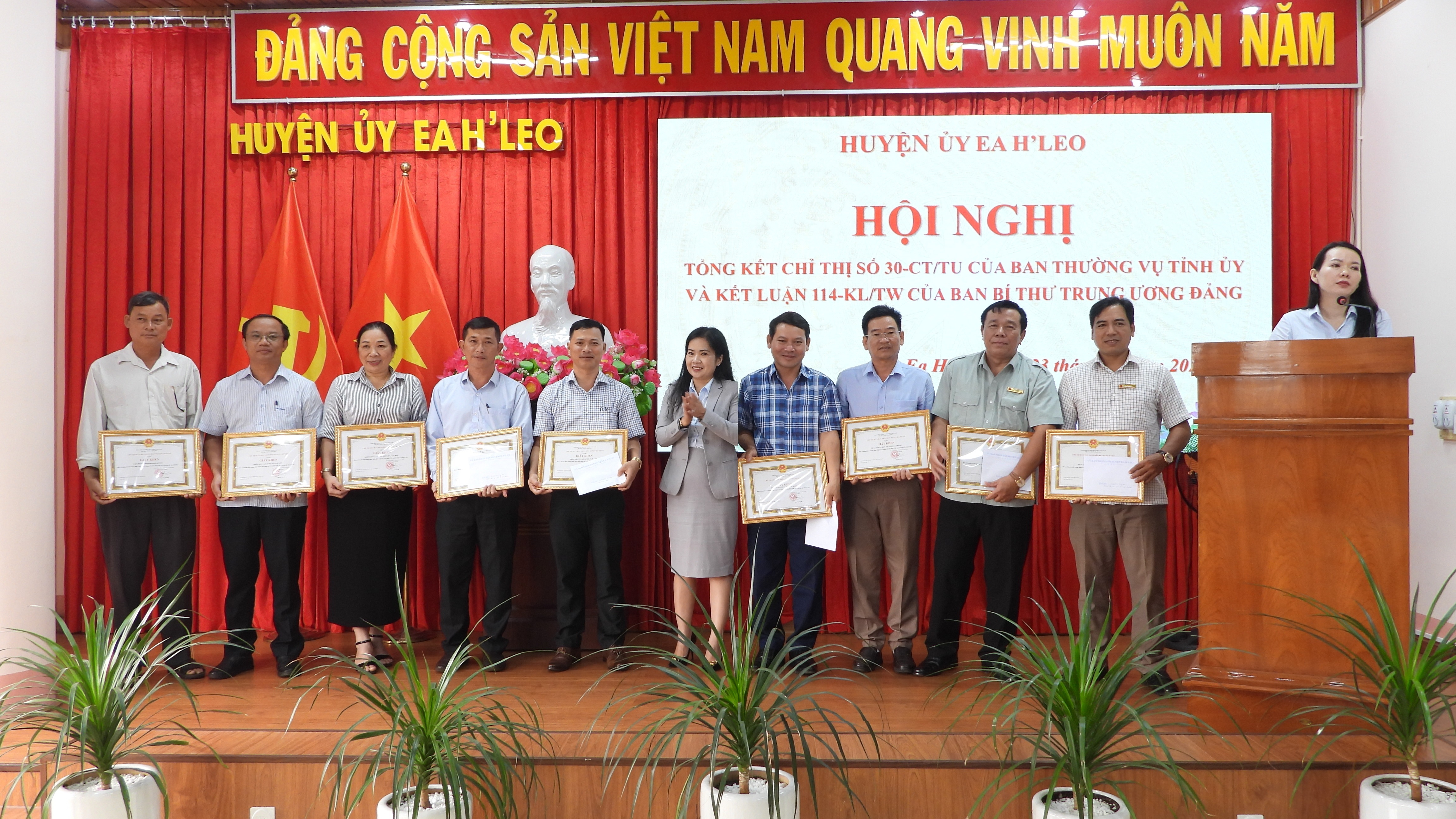 Tổng kết 10 năm thực hiện Chỉ thị số 30-CT/TU về tăng cường và đổi mới công tác dân vận của chính quyền