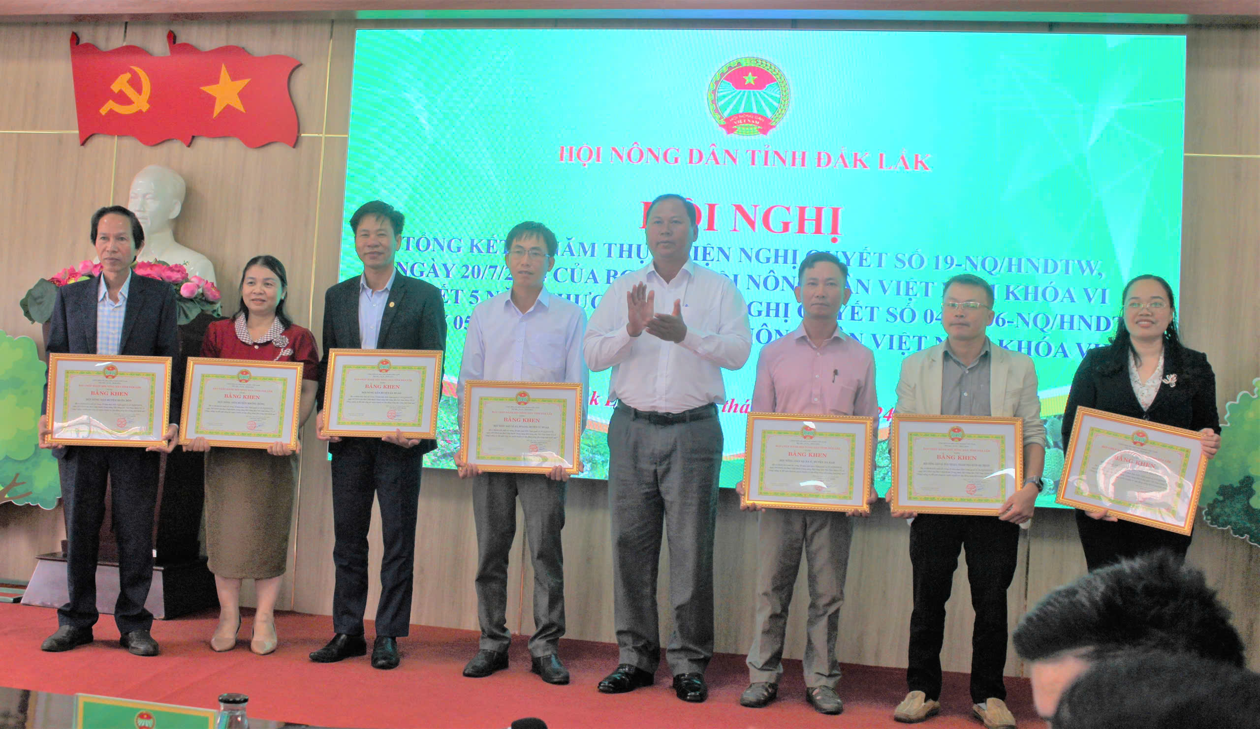 Tổng kết 10 năm thực hiện Nghị quyết số 19 về tăng cường, đổi mới công tác tuyên truyền, vận động nông dân trong tình hình mới