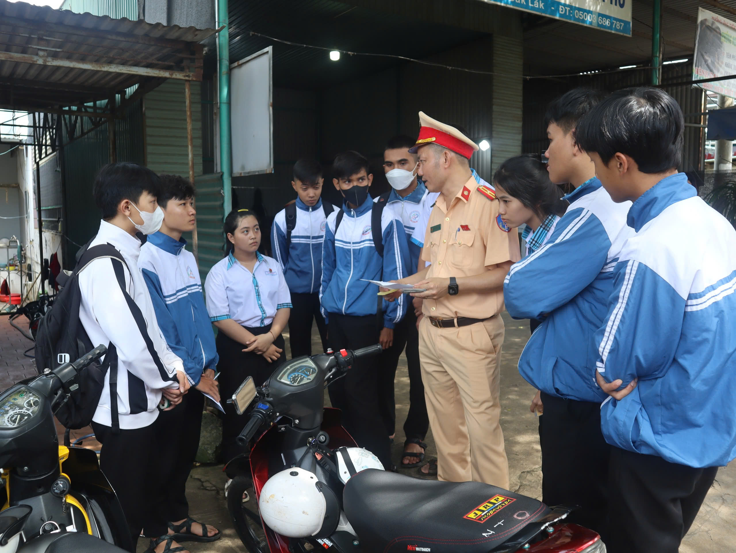 Đắk Lắk phát hiện, lập biên bản 2.237 học sinh vi phạm giao thông