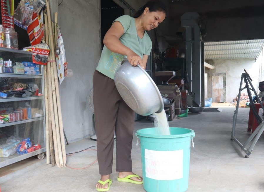 Mô hình “Hũ gạo tình thương” hỗ trợ gần 1.500 kg gạo cho hội viên phụ nữ, người dân có hoàn cảnh khó khăn