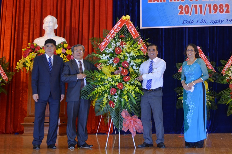Lễ kỷ niệm Ngày Nhà giáo Việt Nam lần thứ 33 (20/11/1982 – 20/11/2015).