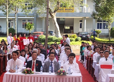 Trường Đại học Buôn Ma Thuột tổ chức Lễ Kỷ niệm 33 năm Ngày Nhà giáo Việt Nam và khai giảng năm học mới 2015 – 2016.