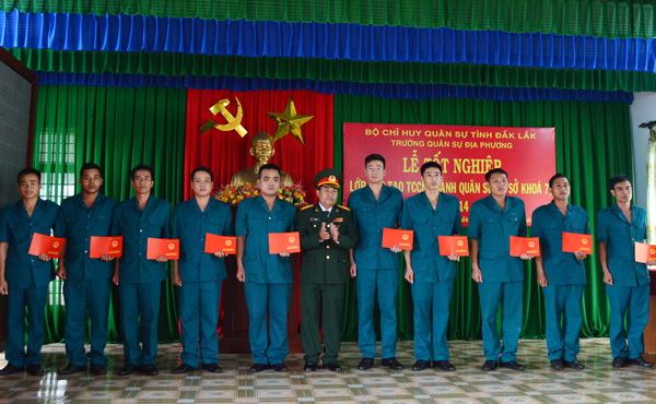 Lễ tốt nghiệp lớp đào tạo Trung cấp chuyên nghiệp ngành quân sự cơ sở khóa 7, năm học 2014 – 2015