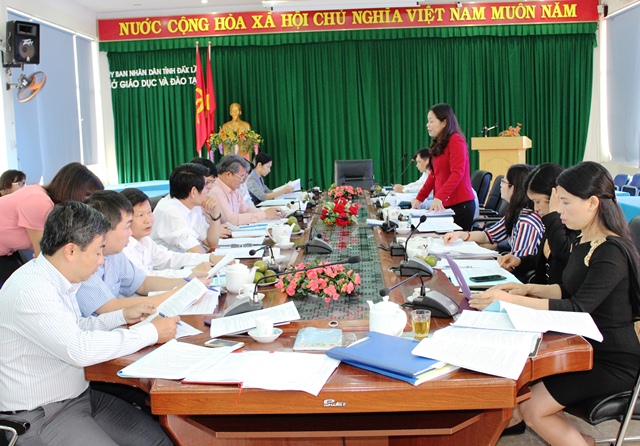 Kiểm tra việc thực hiện công tác pháp chế và ban hành văn bản quy phạm pháp luật về giáo dục.