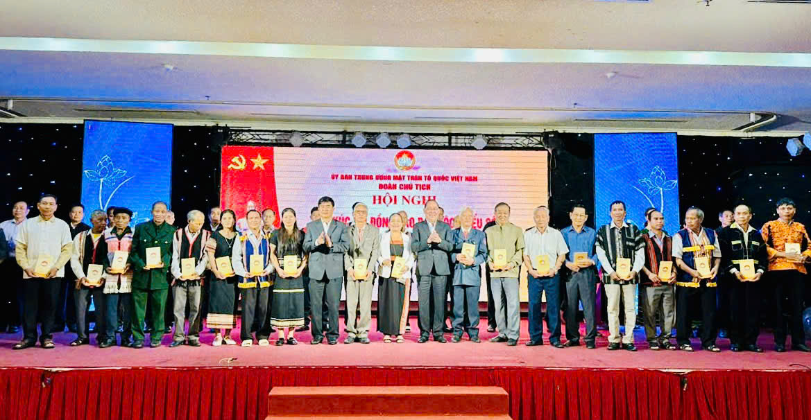 Hội nghị tiếp xúc với đồng bào dân tộc thiểu số và miền núi vùng Tây Nguyên năm 2024