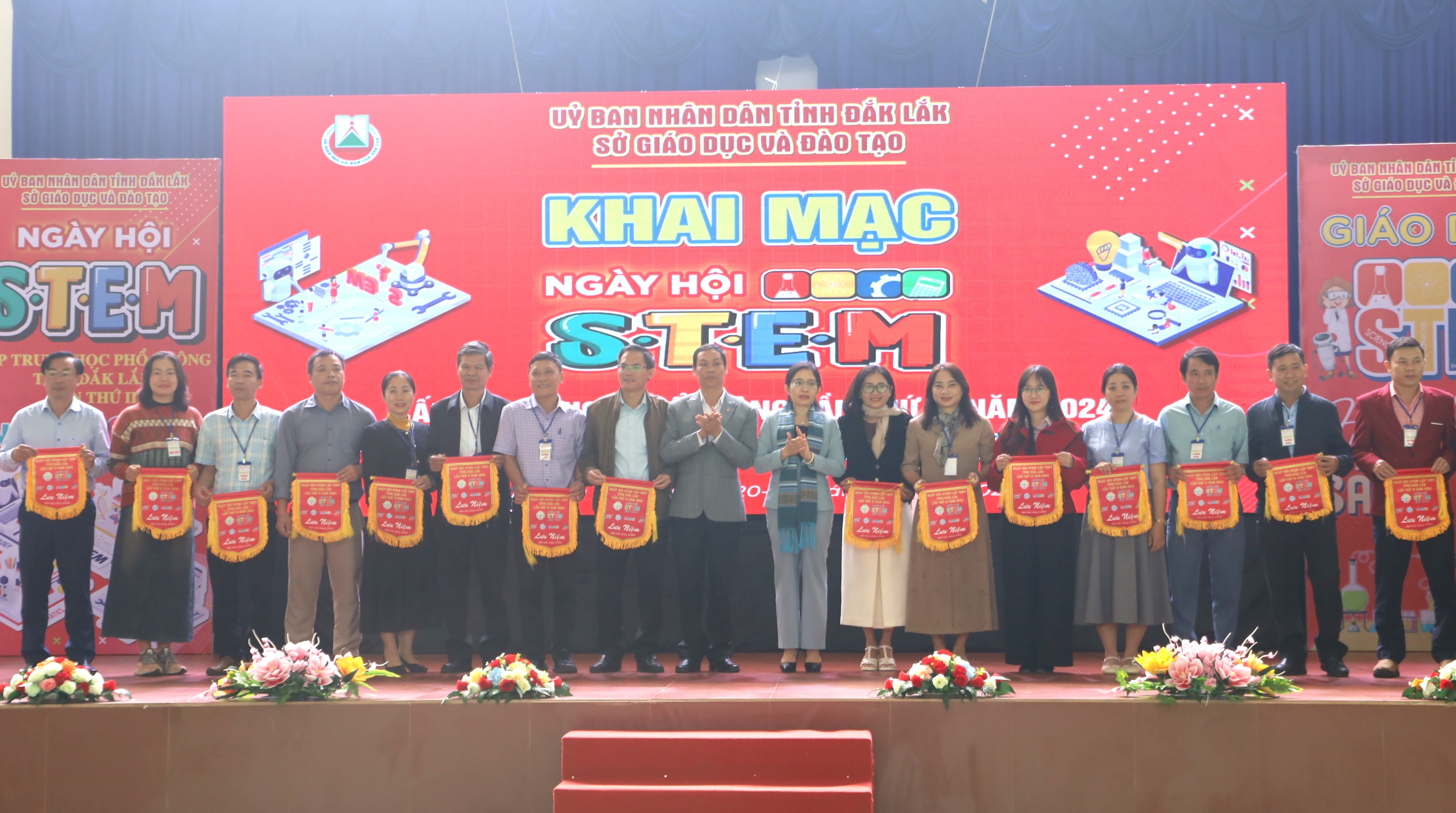 Khai mạc Ngày hội STEM cấp THPT tỉnh Đắk Lắk lần thứ II – năm 2024