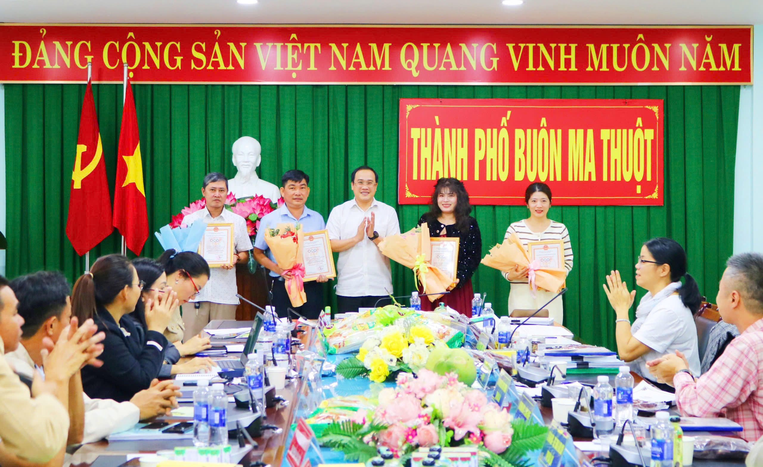 Thành phố Buôn Ma Thuột công nhận thêm 4 sản phẩm đạt tiêu chuẩn OCOP năm 2024