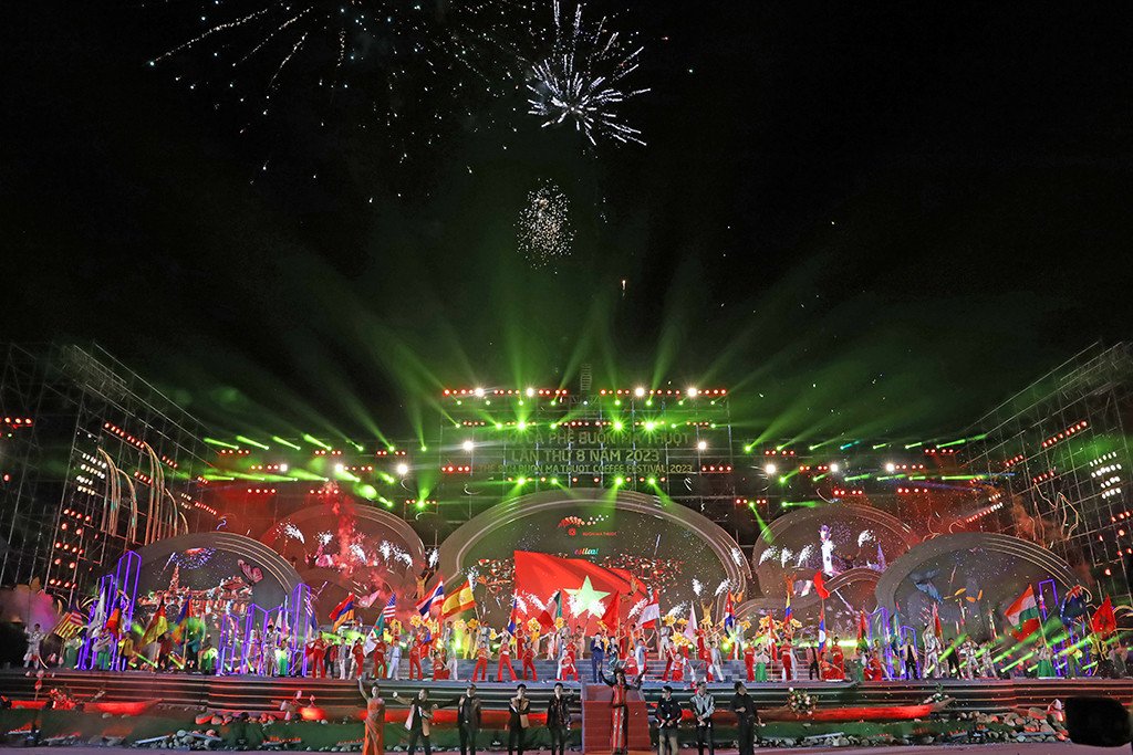Phê duyệt Bộ Tiêu chí xét chọn doanh nghiệp thực hiện nội dung Bế mạc Lễ hội Cà phê Buôn Ma Thuột lần thứ 9 năm 2025