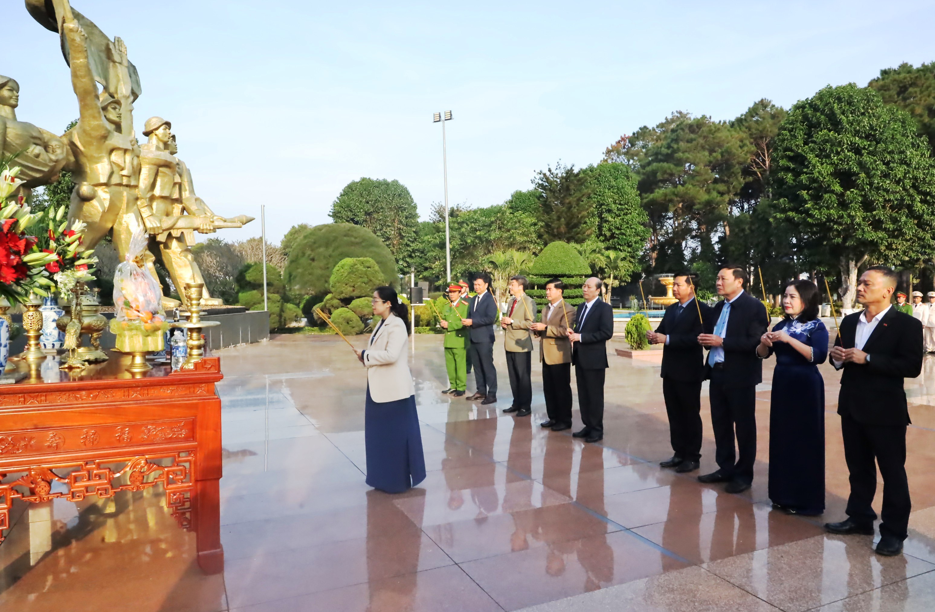 Lễ viếng Nghĩa trang Liệt sỹ tỉnh nhân Tết Nguyên đán Ất Tỵ 2025