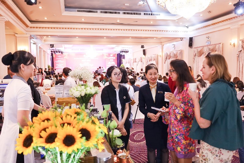 Hơn 500 quán đăng ký mời du khách uống cà phê miễn phí