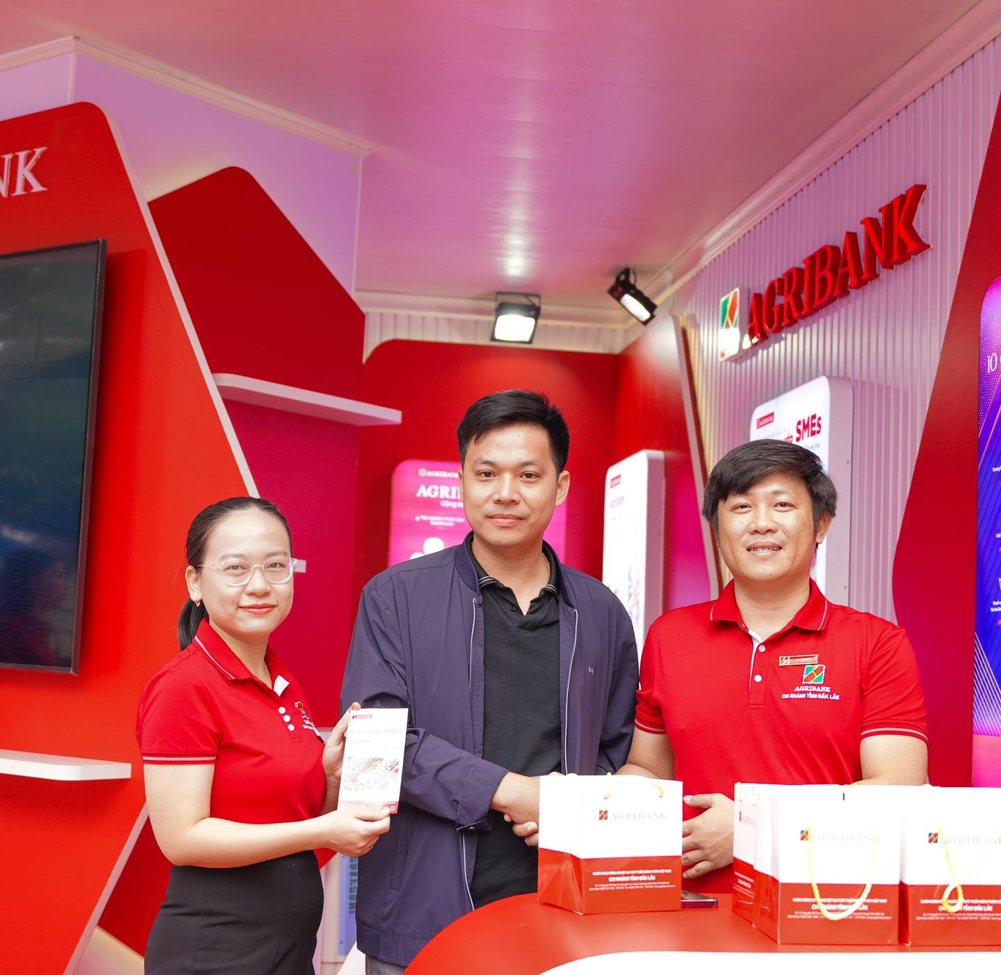 Agribank Chi nhánh tỉnh Đắk Lắk: Nhà tài trợ bạc lễ hội Cà phê Buôn Ma Thuột lần thứ 9